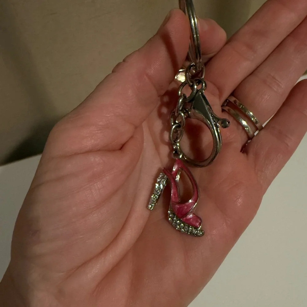 Red High Heel Stiletto Keychain with Rhinestones Enamel Bag‎ Charm Silver Tone